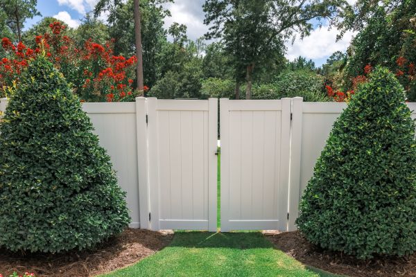 Vinyl Gate Installation - Vinyl Gate Installation St Louis, Missouri