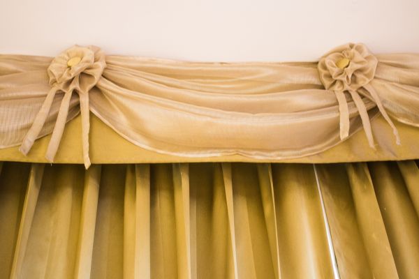 Curtains Installation