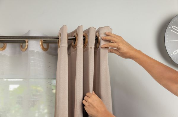 Apartment Curtain Hanging