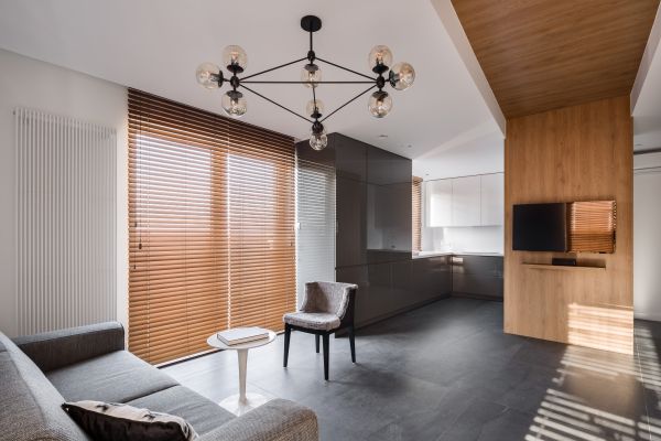 Apartment Blind Hanging
