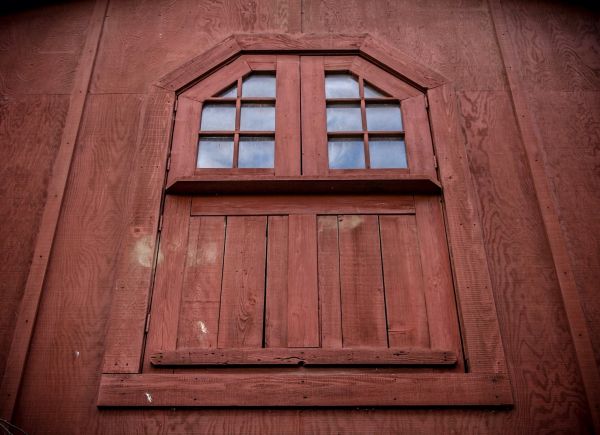 Barn Window Repair - Barn Window Repair Mission, Kansas