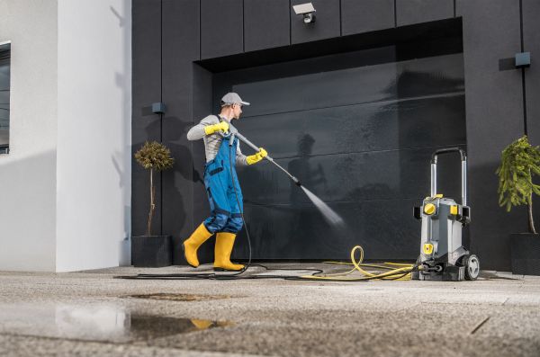 Asphalt Powerwashing