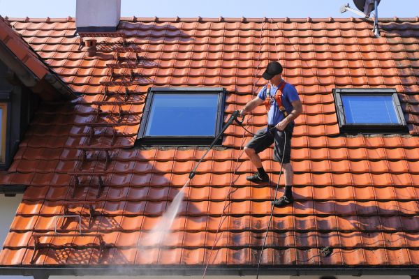 Roof Power Cleaning