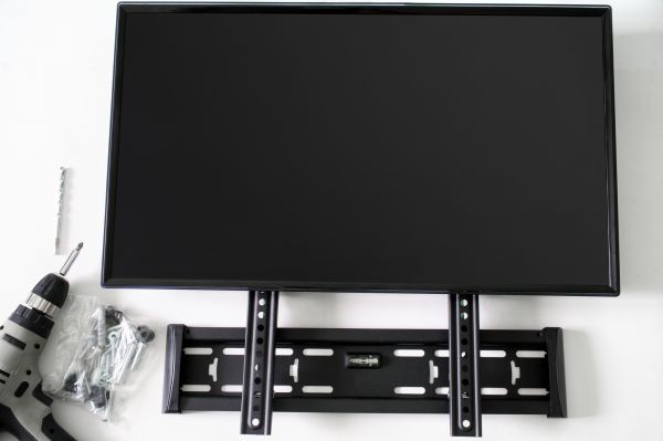 Bedroom TV Hanging