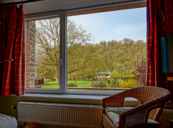 Broken Window Pane Repair